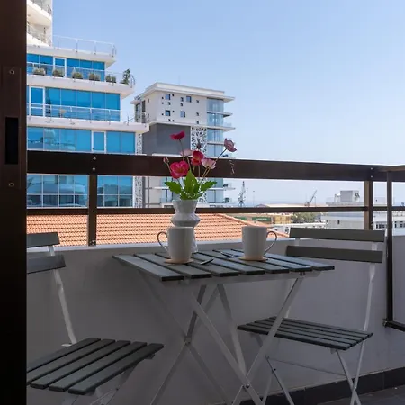 Burst Studio W/ Balcony In Ларнака Екстер'єр фото